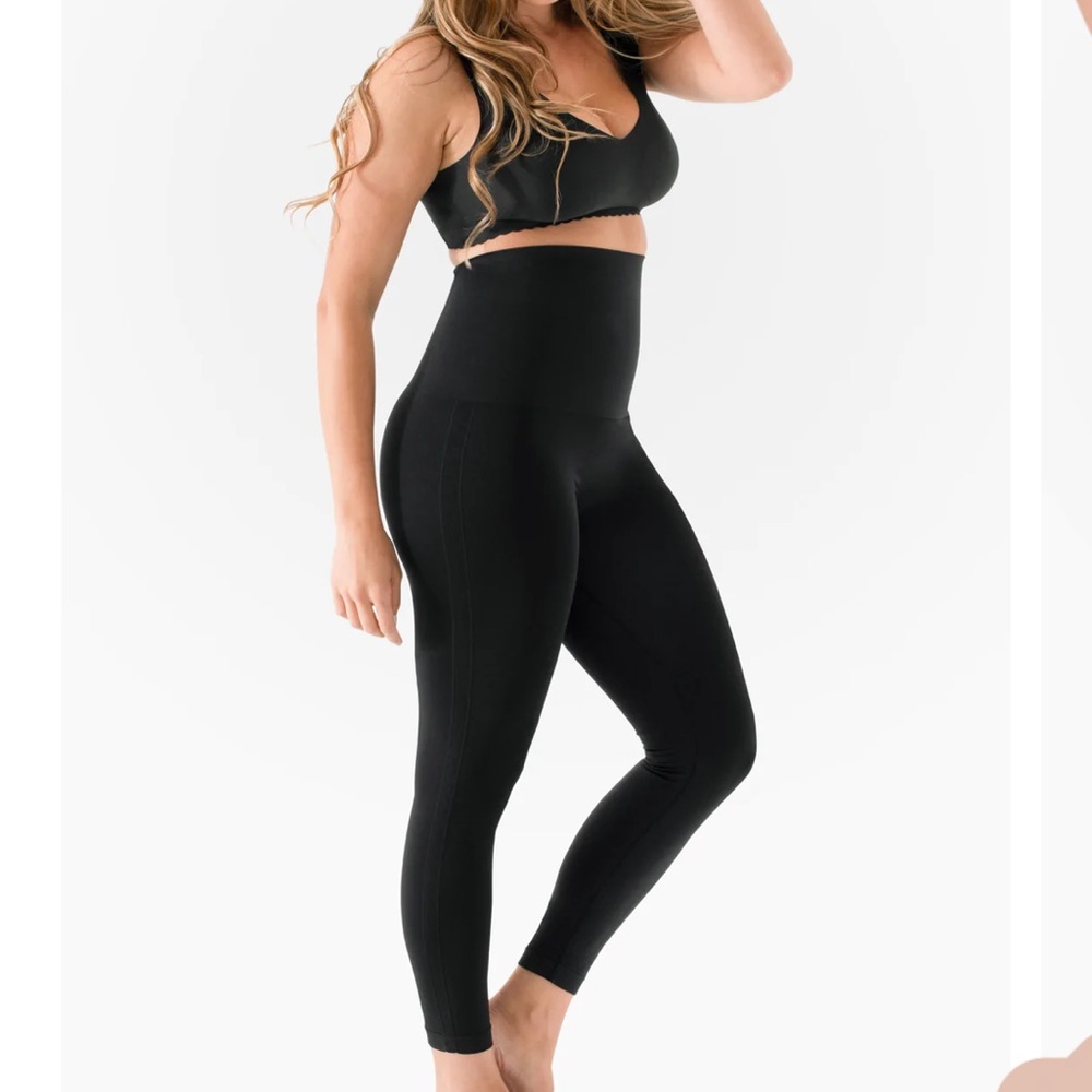 Belly Bandit Mother Trucker Black Postpartum Compression Leggings Sz. Medium.